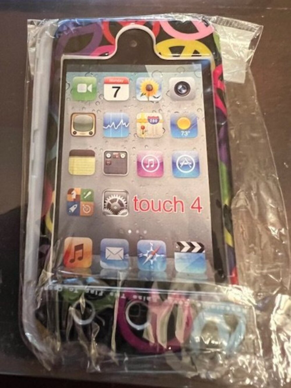 TOUCH 4 Plastic Peace Sign Case